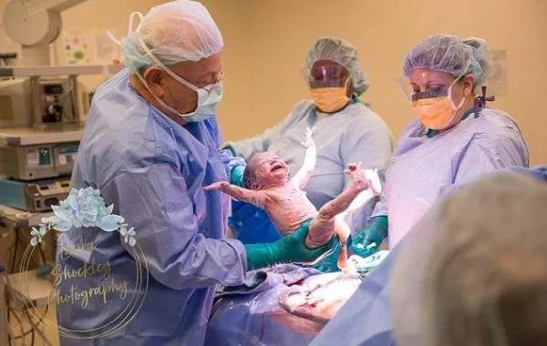 صورة رضيع تجتاح مواقع التواصل الاجتماعي