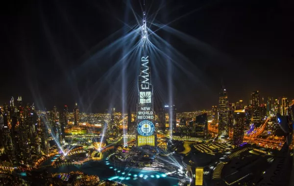 أغنية Sky fall تثري عروض Light Up على واجهة «برج خليفة»