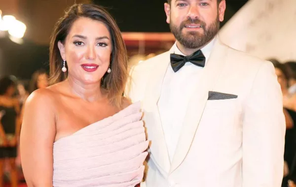 بالصور: عمرو يوسف يدلّل كندة علوش في "عيد ميلادها" وردّ رقيق جدًّا منها
