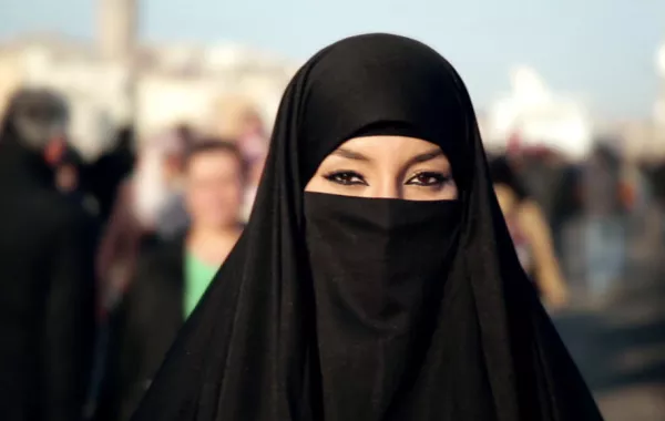 معنفة أبها تؤكد: أنا سعيدة مع زوجي ولا حقيقة للواقعة