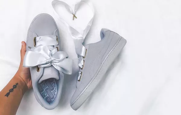 الحذاء الرياضي لإطلالة العروس المميزة