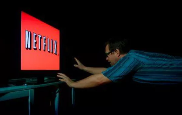 "نتفليكس" تقدم لكم وظيفة الأحلام