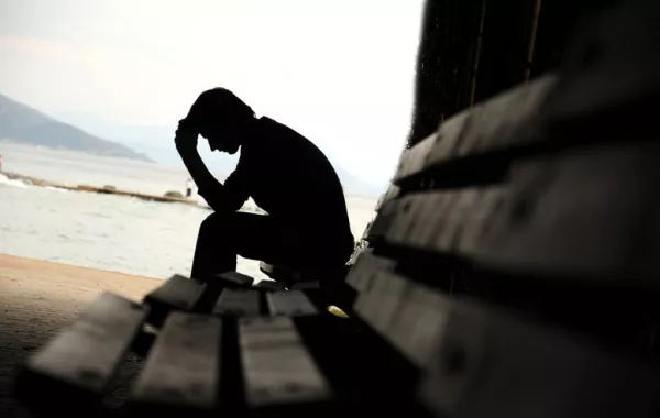دراسة.. الموت المبكر يهدد صحة المفلسين
