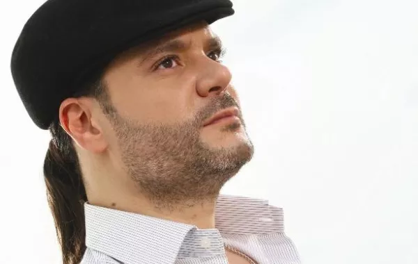 هاني العمري ينفي خبر توقيفه: أتحدث معكم مباشرة من بيتي
