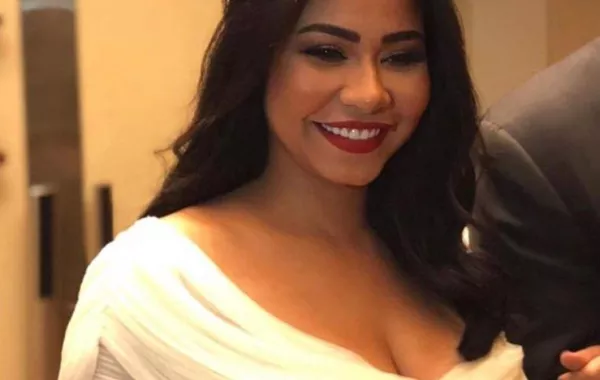 تهاني النجوم لـ شيرين عبد الوهاب وحسام حبيب بعد الزفاف.. لماذا غابت اصالة وسميرة سعيد وكندة علوش؟!