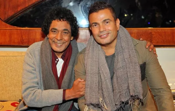 بالصور: عمرو دياب يساند محمد منير في أزمته الصحية