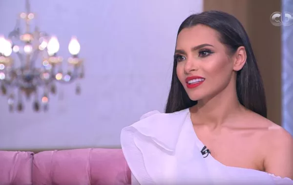 كارمن سليمان بالفيديو: مشاهد الحمل في كليب "حاسة بسعادة" حقيقية .. وتجربة الأمومة "مرعبة"