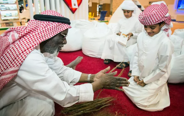 مركز حمدان بن محمد لإحياء التراث في معرض أبوظبي الدولي للكتاب