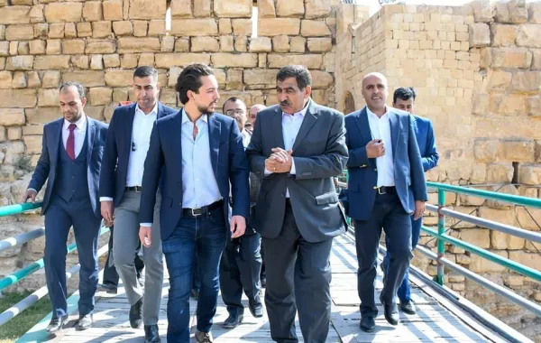 ولي العهد الأردني يزور "نادي الإبداع" في الكرك وقلعتها التاريخية