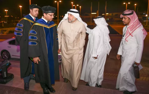الاحتفال بتخريج الدفعة الثامنة في كلية البترجي الطبية