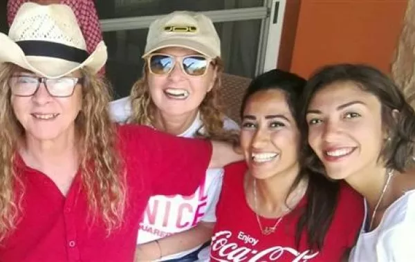بالتفاصيل: نجلاء فتحي تتوارى وتترك فجر السعيد فريسة لنجوم الفن المصري