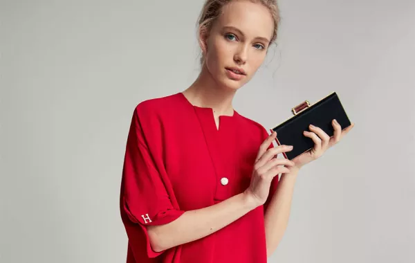 سي اتش كارولينا هيريرا تطلق نسخة محدودة من أزياء رمضان