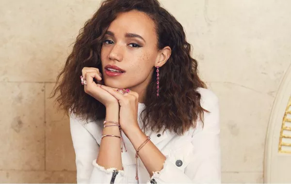 شاهدي مجموعة سيرين الجديدة من مونيكا فينادير