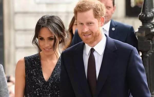 فيديو : ميغان ماركل تدعو شبيهتها إلى حفل زفافها