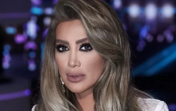 مايا دياب تسير في الشارع حافية القدمين بملابس الحمّام بعد تعرّضها للسرقة !