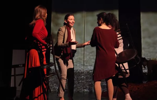 من مشاهد العرض.jpg