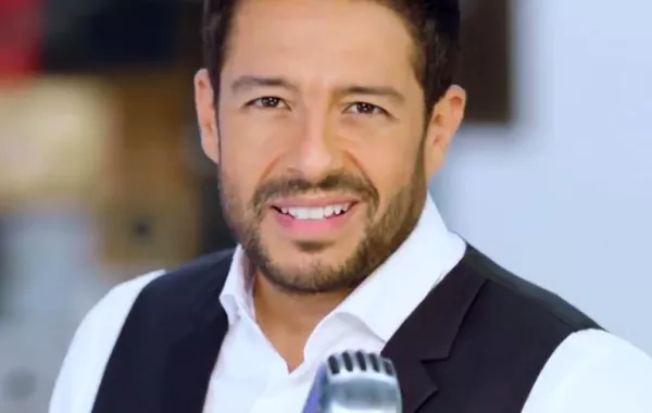 بالفيديو والصور: محمد حماقي يكشف أسراره الشخصية وحقيقة خوضه تجربة التمثيل