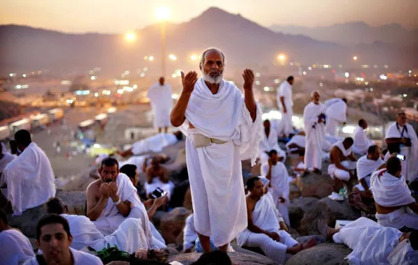 الملك سلمان يتكفل بتأشيرات دخول المعتمرين والحجاج للمرة الأولى
