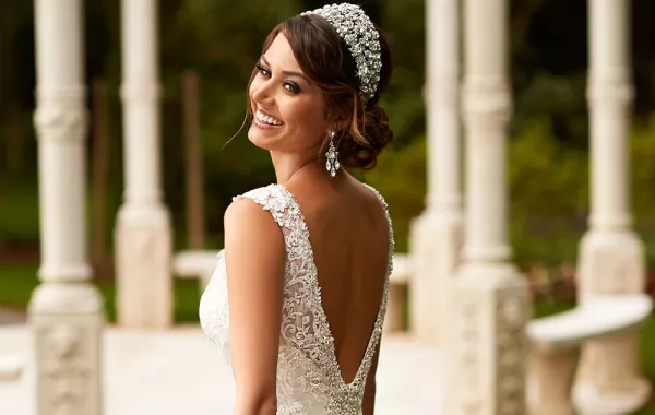 فساتين زفاف فخمة لعروس الصيف