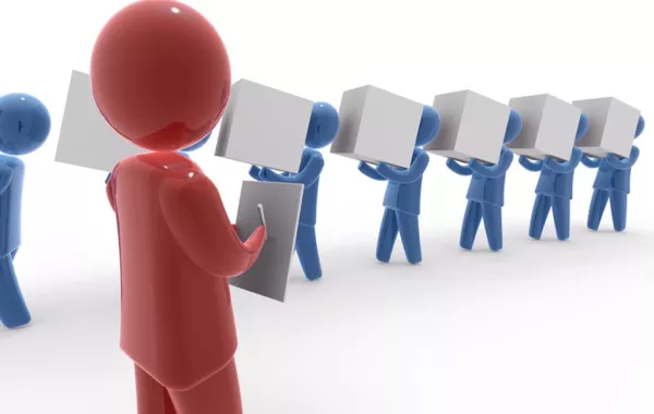 "العمل" توقف عرض حقيبة تدريبية للمقبلين على الزواج