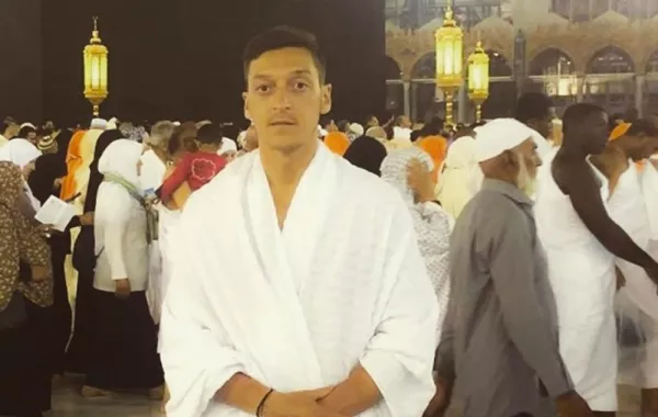 تعرف إلى نجوم كرة القدم العالميين الذين يصومون رمضان
