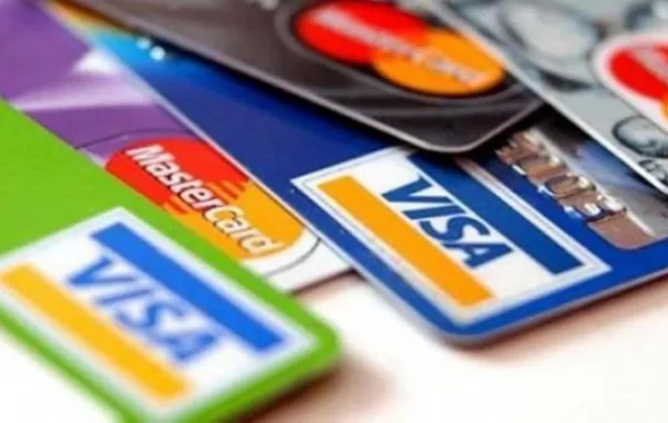 وزارة التجارة: لا يحق للمحلات أخذ رسوم إضافية عند الشراء ببطاقات الائتمان