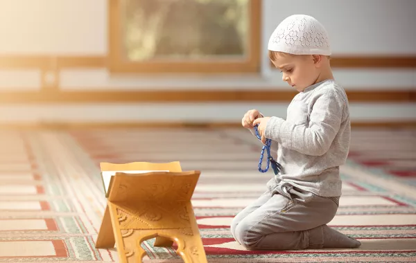 صلاة التراويح بين بكاء الاطفال والخشوع