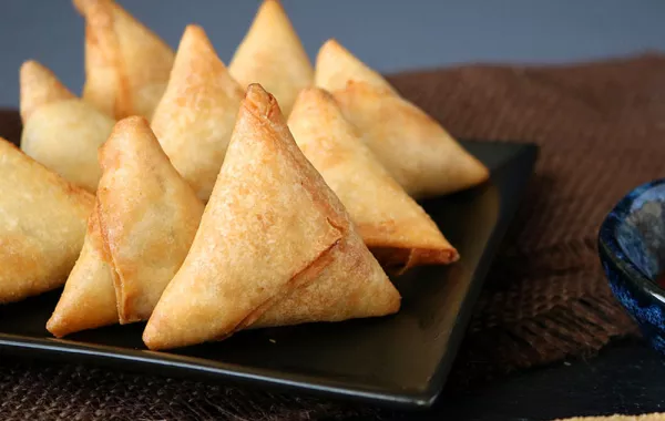 "السمبوسة".. لماذا ارتبطت بشهر رمضان؟