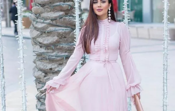 الفاشينيستا العراقية ديما الأسدي في أزياء محتشمة لكن عصرية