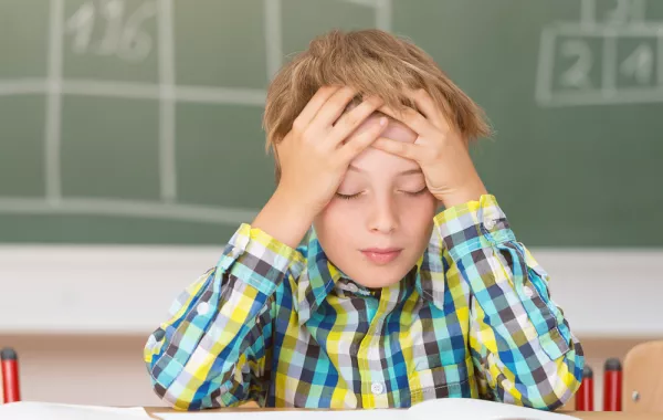 كيف يتجاوز طفلك صعوبات الدراسة في شهر رمضان؟