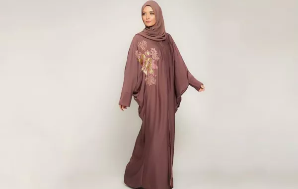 عبايات مطرزة ناعمة للشهر الفضيل
