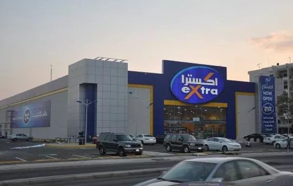 حريق كبير في  مركز "اكسترا" في جدة ولم تعرف الأسباب