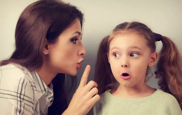 في تربية الاطفال.. 5 كلمات لا تقوليها لطفلك