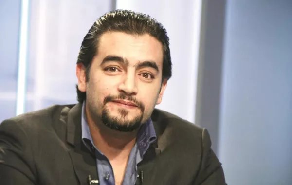 هاني سلامة متهم بإهانة المرأة والاستهزاء بها بسبب هذا الإعلان