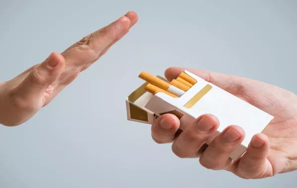 يقلع عن التدخين في عمر الـ114