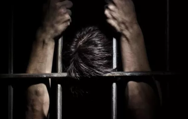 قاتل زوجته ينتحر داخل زنزانته بعد 23 عاماً في السجن