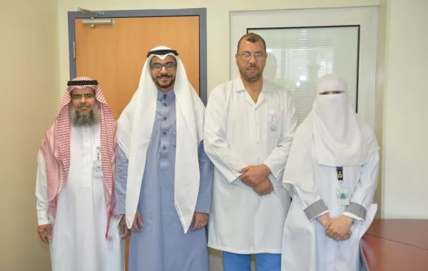 عملية ناجحة لشاب يعاني من متلازمة نادرة في مدينة الملك الطبية