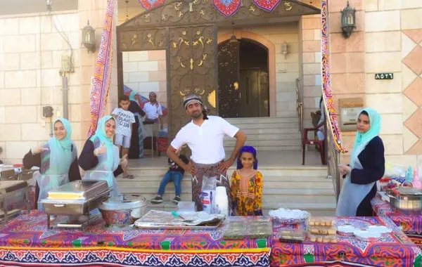 بسطة رمضانية لعائلة سعودية تحظى بشعبية كبيرة في جدة