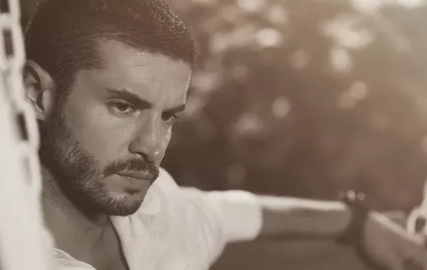 هل ضرب بيرك أوكتاي زوجته فردّت بطلبها الطلاق منه؟