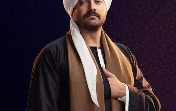بالفيديو: عمرو يوسف يحتفل بانتهاء تصوير "طايع" بالرقص على الخيل