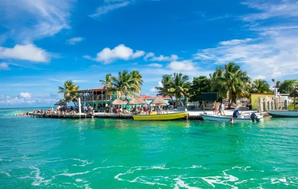 بليز وجهة سياحية أمريكية صيفية جذابة