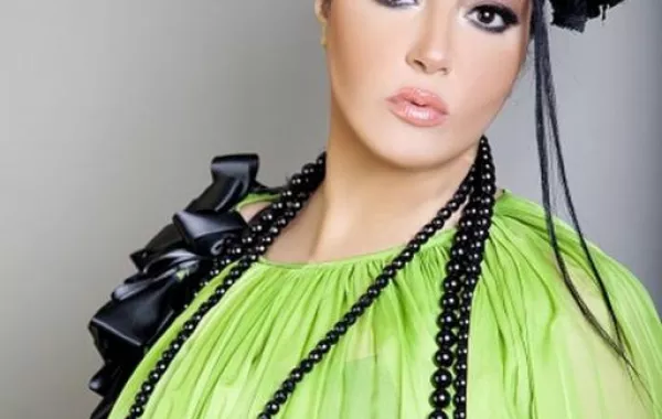 والدة سمية الخشاب ترفض التعليق على أزمتها الصحية الأخيرة