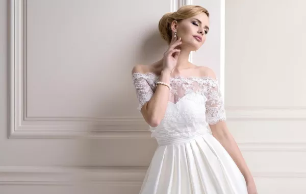 فساتين زفاف بحزام الخصر لإطلالة رشيقة