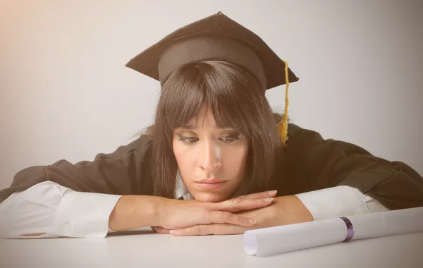 لماذا نشعر بالحزن عقب التخرج؟