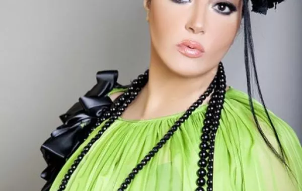 سمية الخشاب تدخل المستشفى مرة ثانية سراً فهل تخشى من "شماتة" ريم البارودي؟