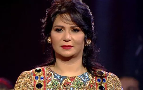 السائقة الأولى: نوال الكويتية أول كويتية وأول فنانة تقود السيارة في الرياض
