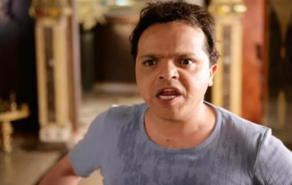 بعد انتشار شائعة وفاته.. هنيدي يوجه رسالة لناصر القصبي