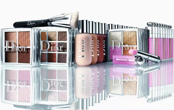 DIOR BACKSTAGE مجموعة مكياج جديدة للمحترفين!