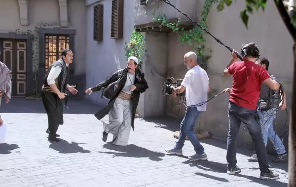 معلومات عن نسخة مختلفة من " باب الحارة " فما هي الحقيقة؟