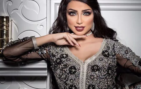 دنيا بطمة تستفز متابعيها ورد صادم لشقيقتها